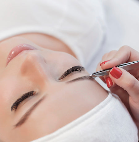 DISEÑO Y PERFILADO DE CEJAS CON PINZA